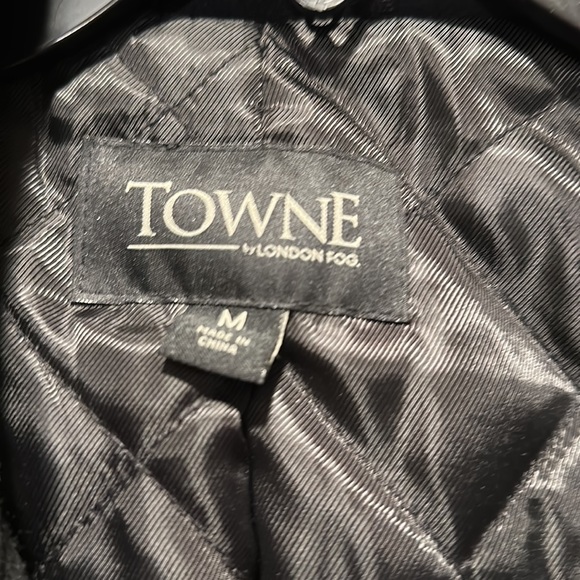 Town by London fog, men’s coat size, medium black in color three-quarter length - Picture 2 of 4